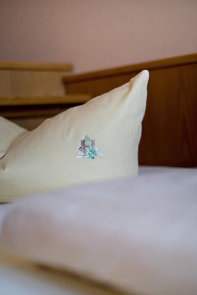 Rennsteighotel Herrnberger Hof ノイウハウス・アム・レンヴェーク エクステリア 写真