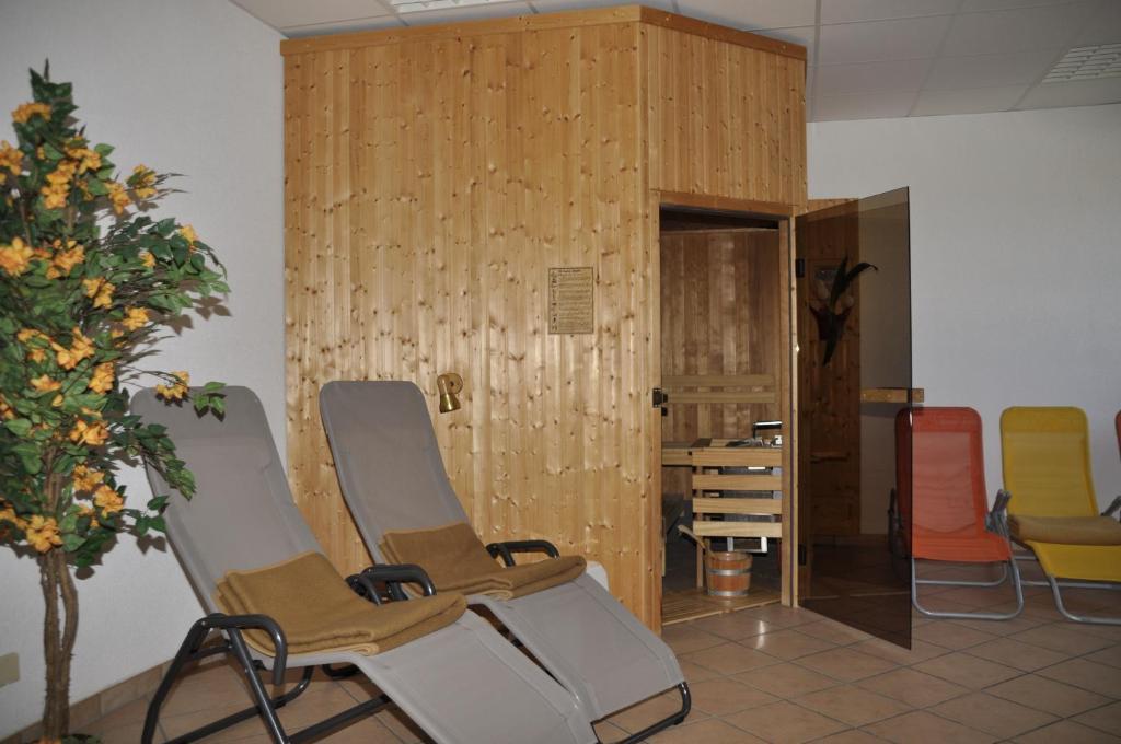 Rennsteighotel Herrnberger Hof ノイウハウス・アム・レンヴェーク エクステリア 写真