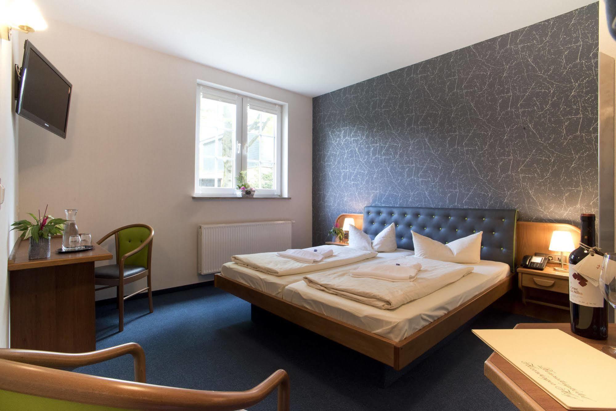 Rennsteighotel Herrnberger Hof ノイウハウス・アム・レンヴェーク エクステリア 写真